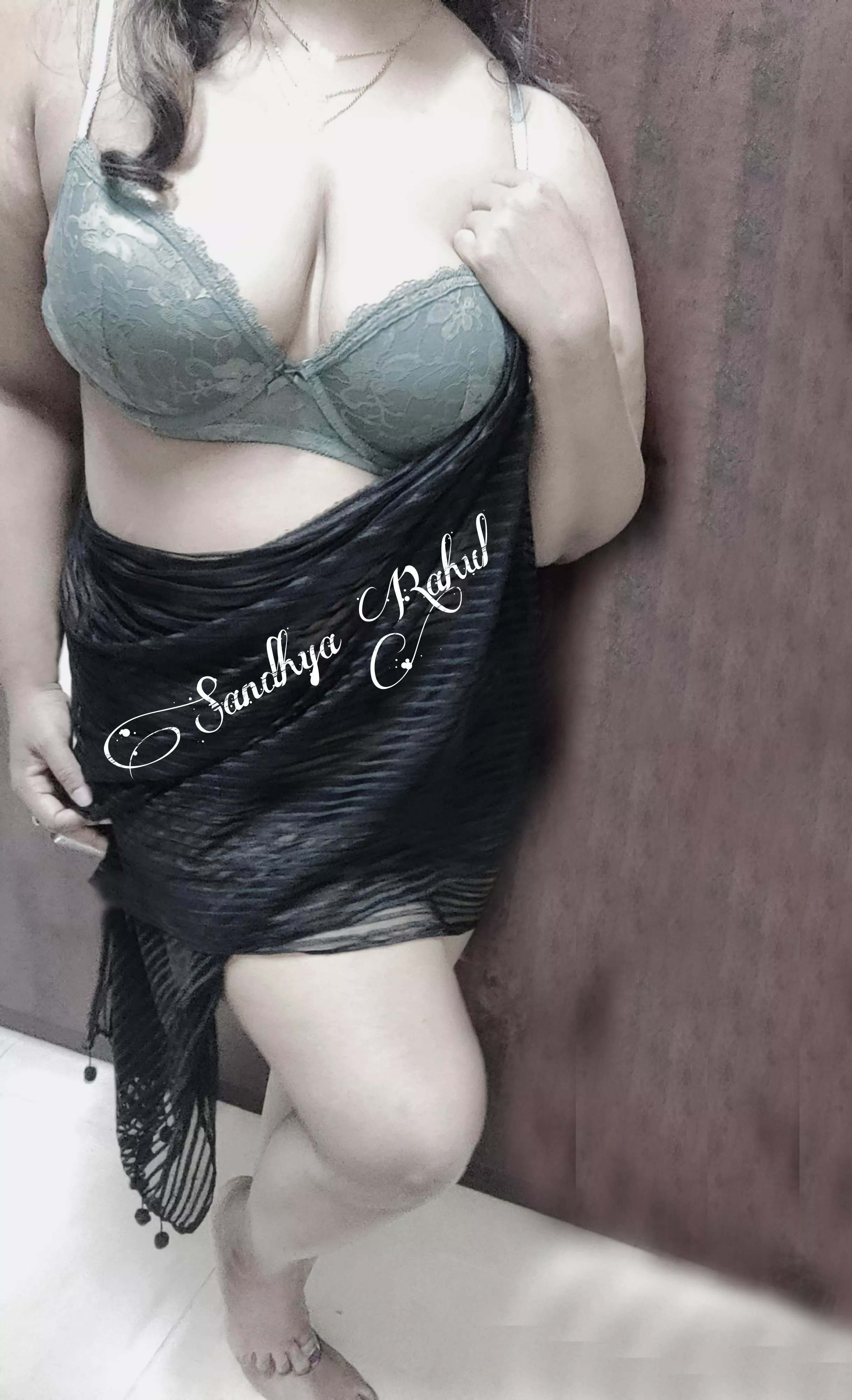 Some [F]lirting with the camera💋💋 hope I got ur attention  posted by sandhyarahul2022