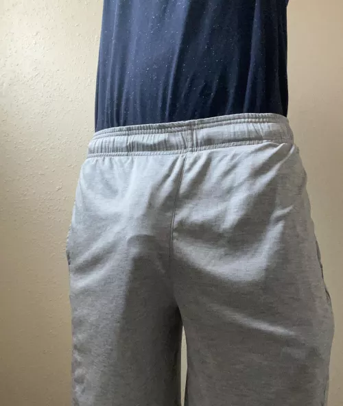 Teasing before sleeping by Jakzum