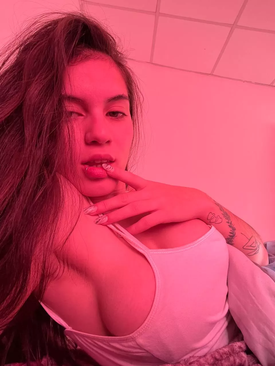 the bombs at palestine are bad but im sure u can do better on my face  posted by charlotterayes