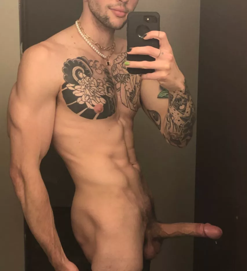 what do u say when ur homie sends a pic and u open this posted by Personal-Midnight-72