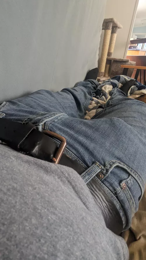 Chillin  by thesecondtrys