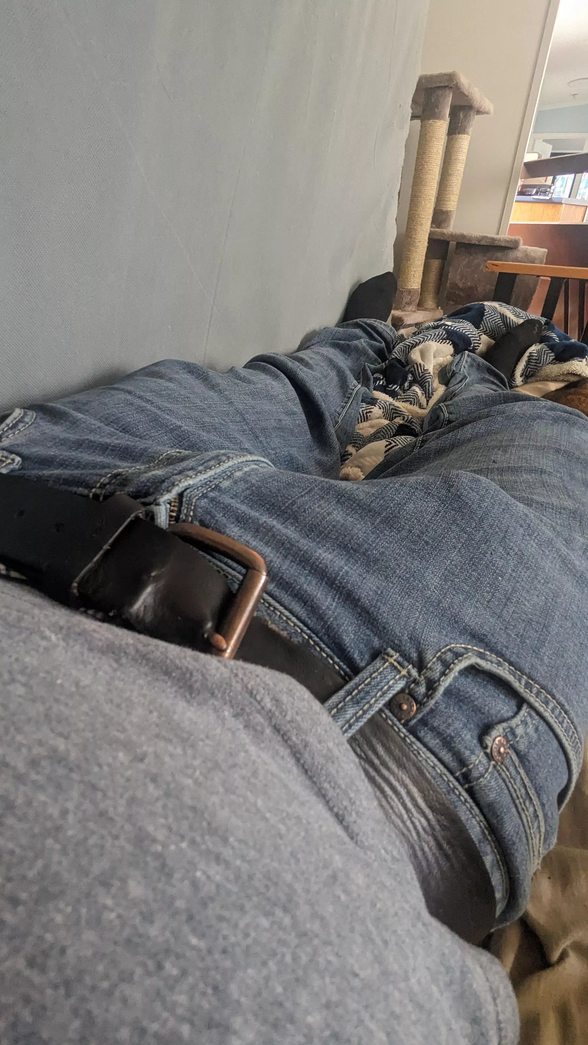 Chillin  posted by thesecondtrys