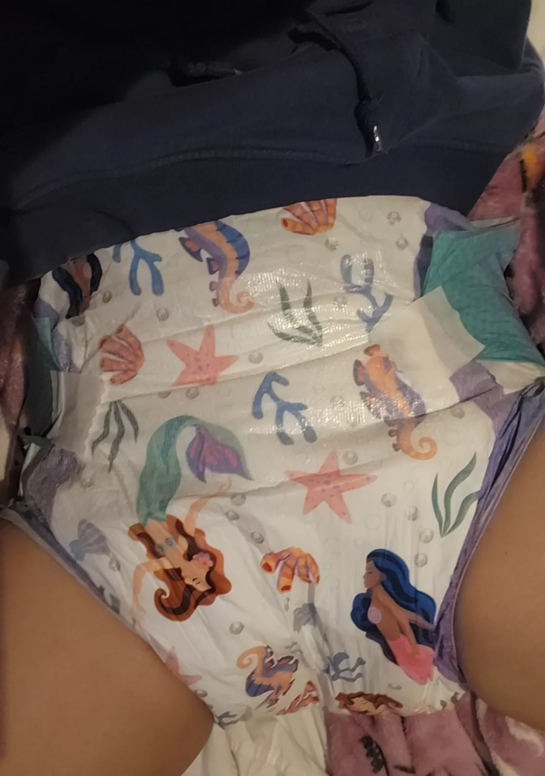 Diapered after a long day posted by lily_bunbun