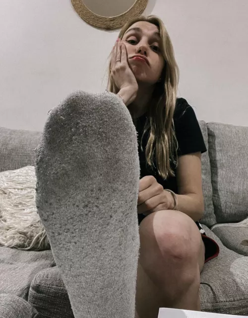 [F] It was a very long day! I think my socks need washing! or want to smell them by AGUSX_