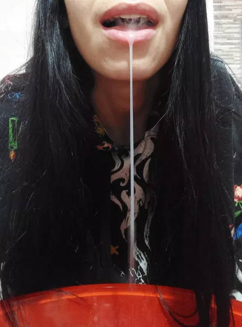I know you want to taste it bby yourself, why dont I let my thread drop over your face and you take your tongue out to reach for it all desperate by latinsunshinesol