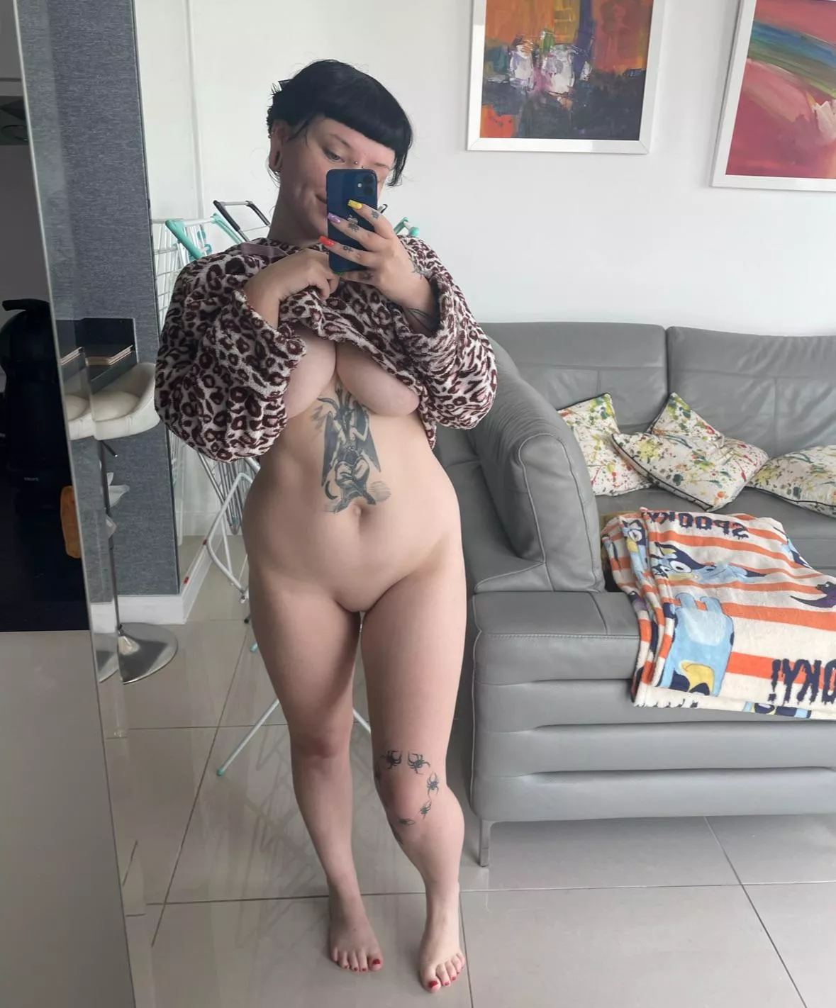 Lazy days mean no panties  posted by _grapfruit