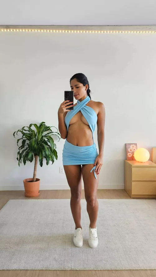 Mini skirt kind of day by baddiexgirl