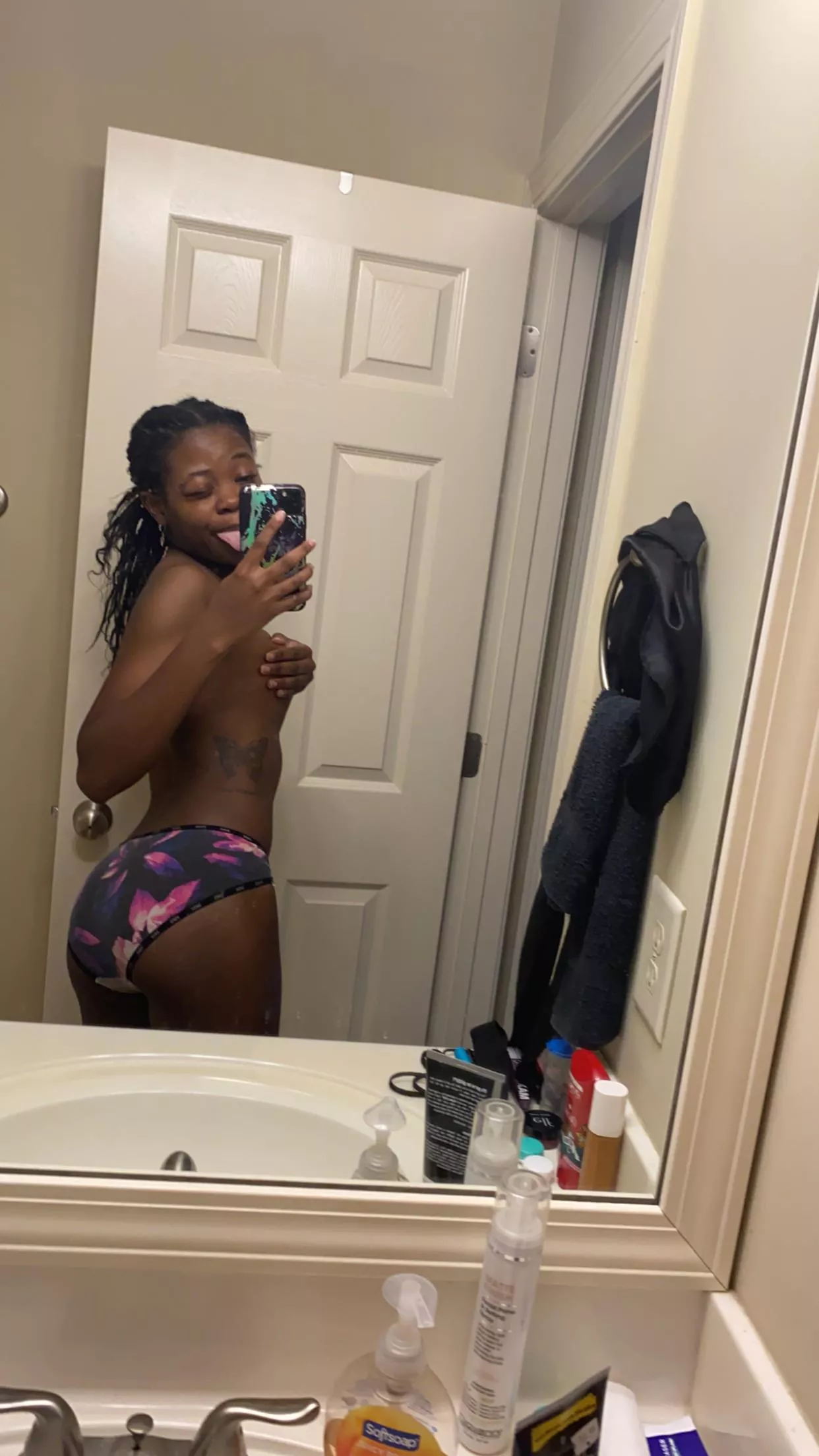 My body is art  posted by LostRabbitGod