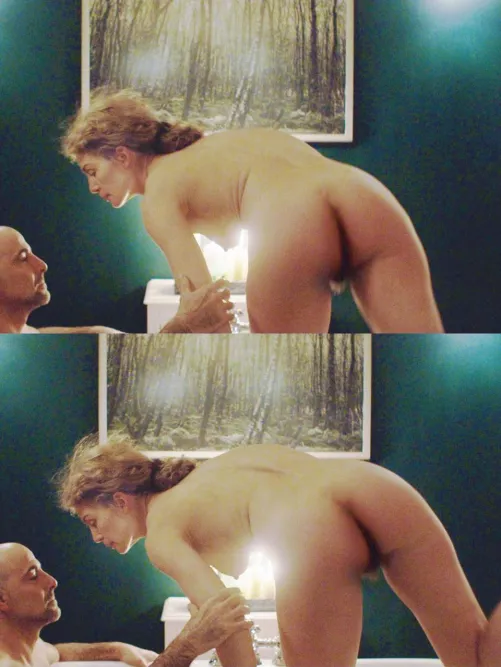 Rosamund Pike  by Big-Daddyishere