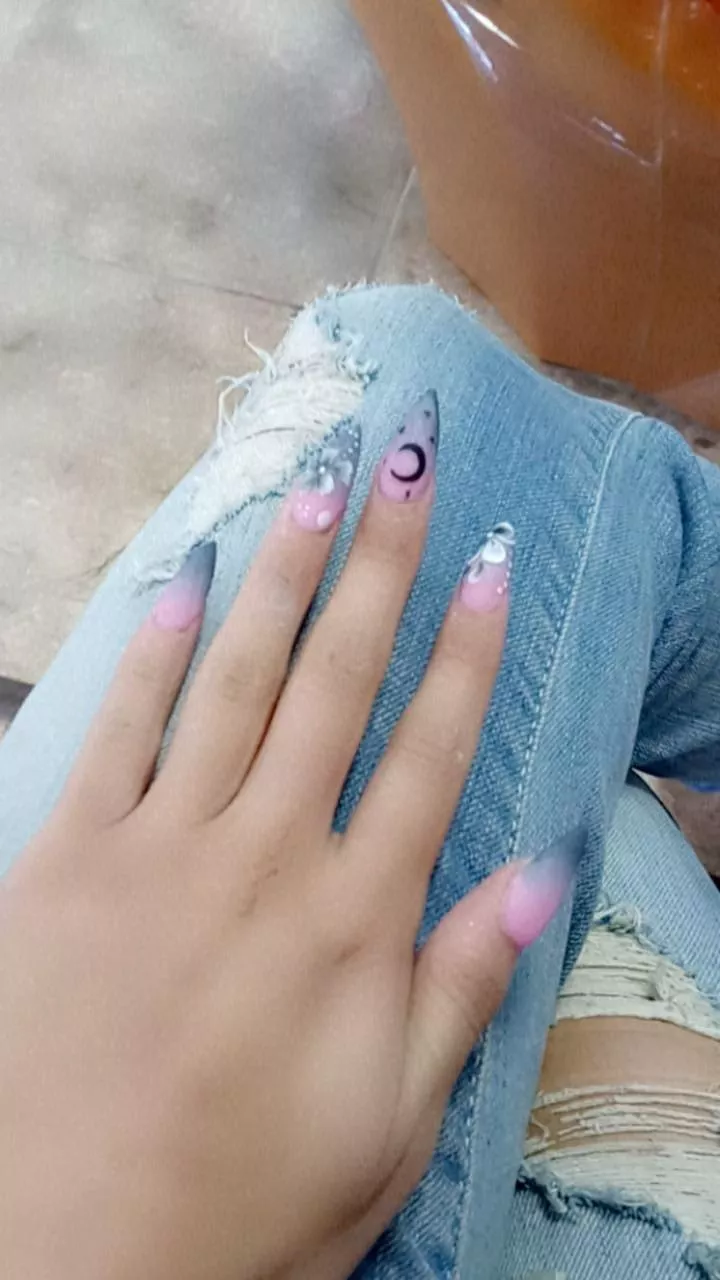 Small cute hands posted by luxieraina