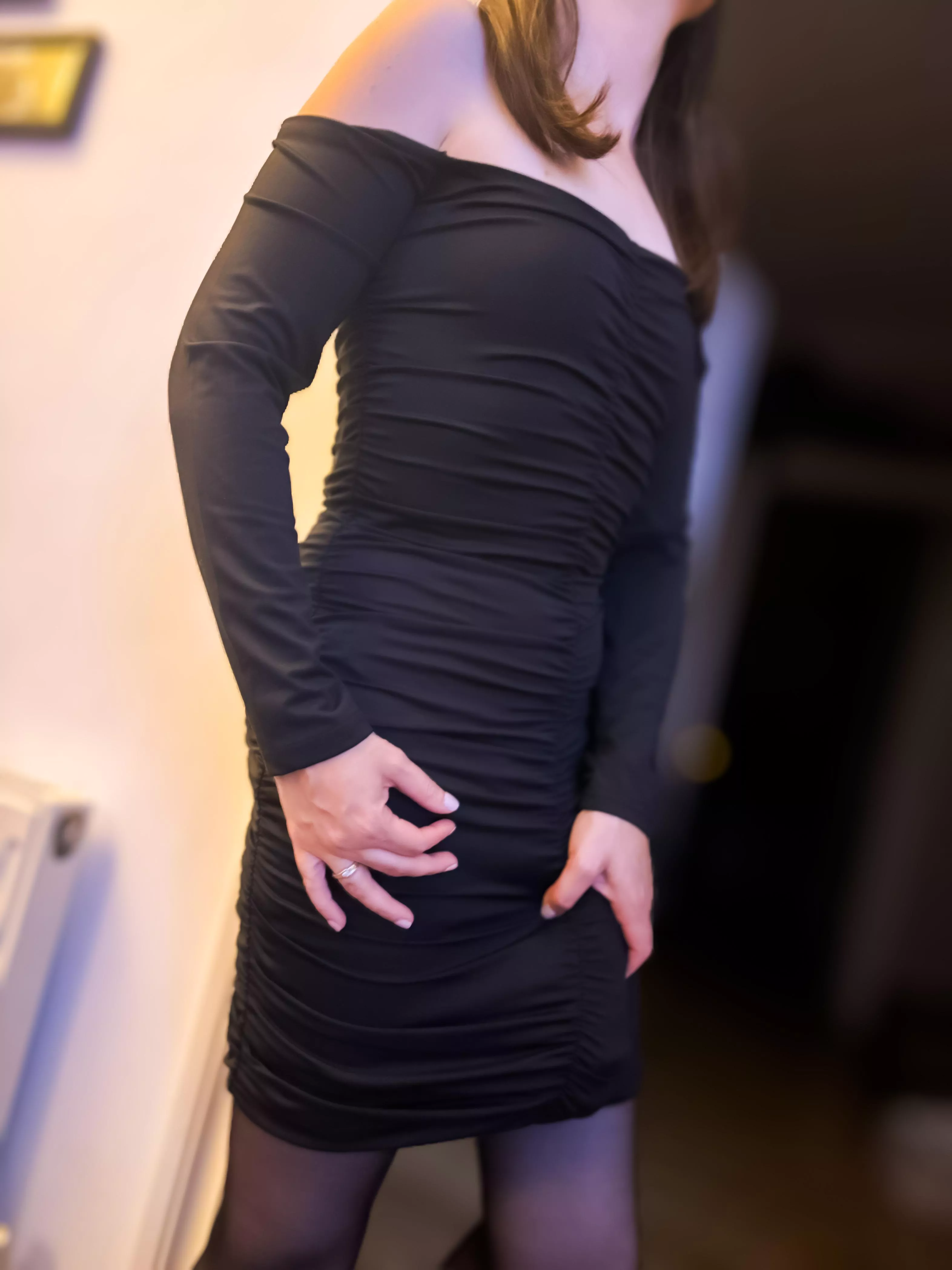 Something huge is hiding under my dress posted by BlossomBeeOF