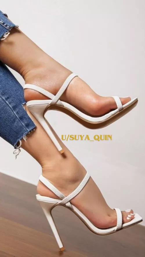 White heels with jeans still look spectacular 🤍 by Suya_quin