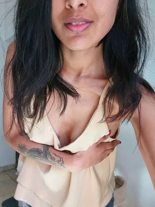 You are fascinated and envelops you with pleasure that she wears a blouse without a bra, explore what is showing  by anne_lisse_1