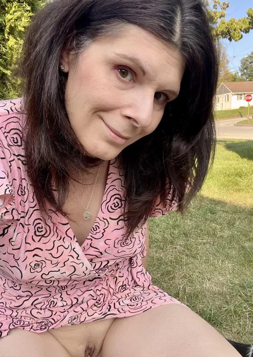 A quick peek near the street (42F)  by TheRealAutumnGoddess