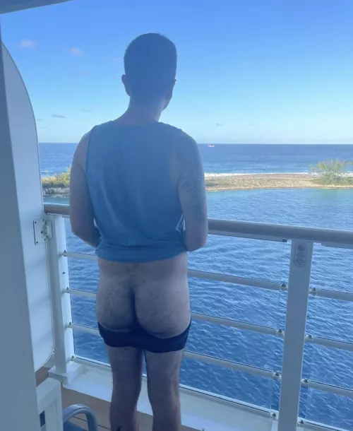 Always gotta show off when you have a balcony.  by Anontallgay