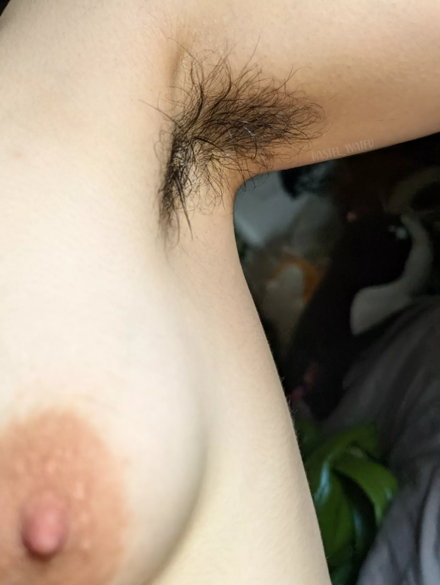 focus on the sweat glistening on my long hairs posted by pastel_waifu