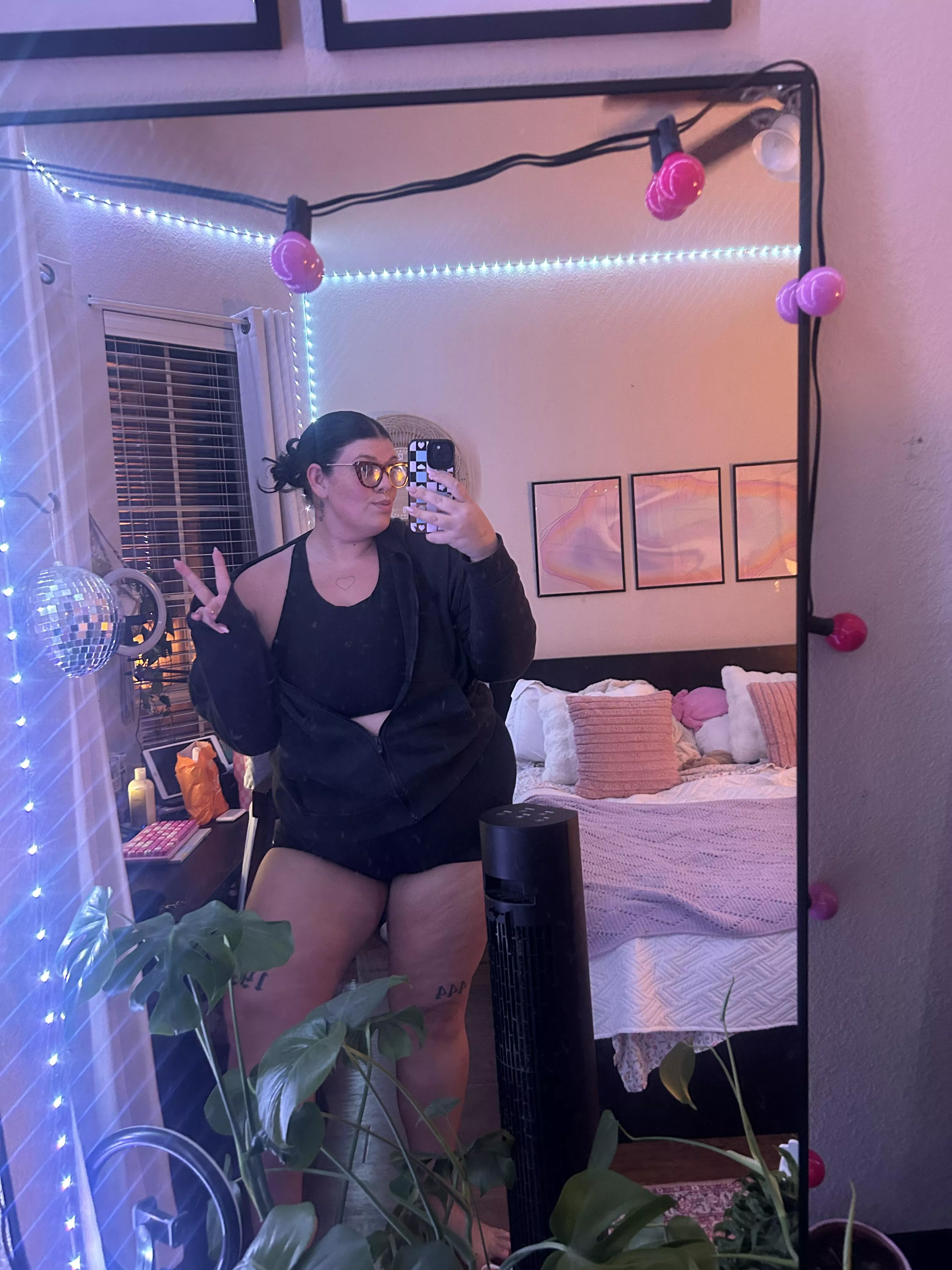 Got new glasses. What do you think?  posted by missxsinx