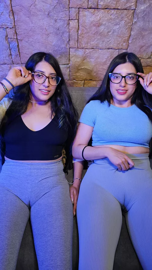 How would your rate our grippy lips :3 by evans-twins