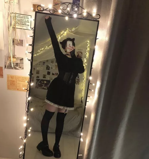 I love this corset looks so great 💖 by UpperWar6606