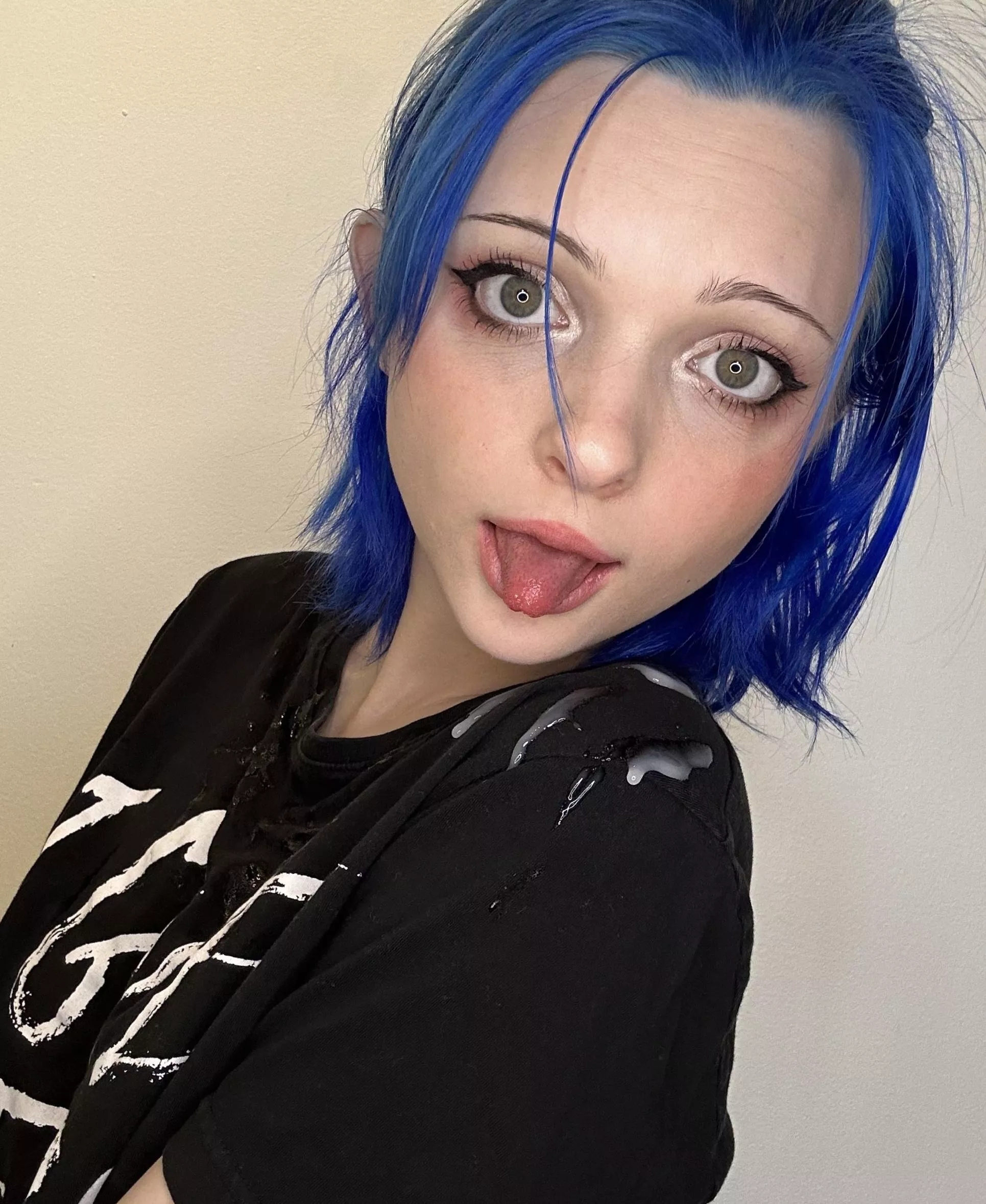 I need someone to take advantage of me right now posted by _Sonichka