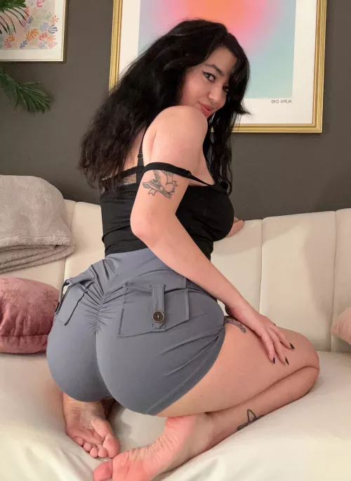 i’d prefer to sit on your face rather than this couch by violetsnow13