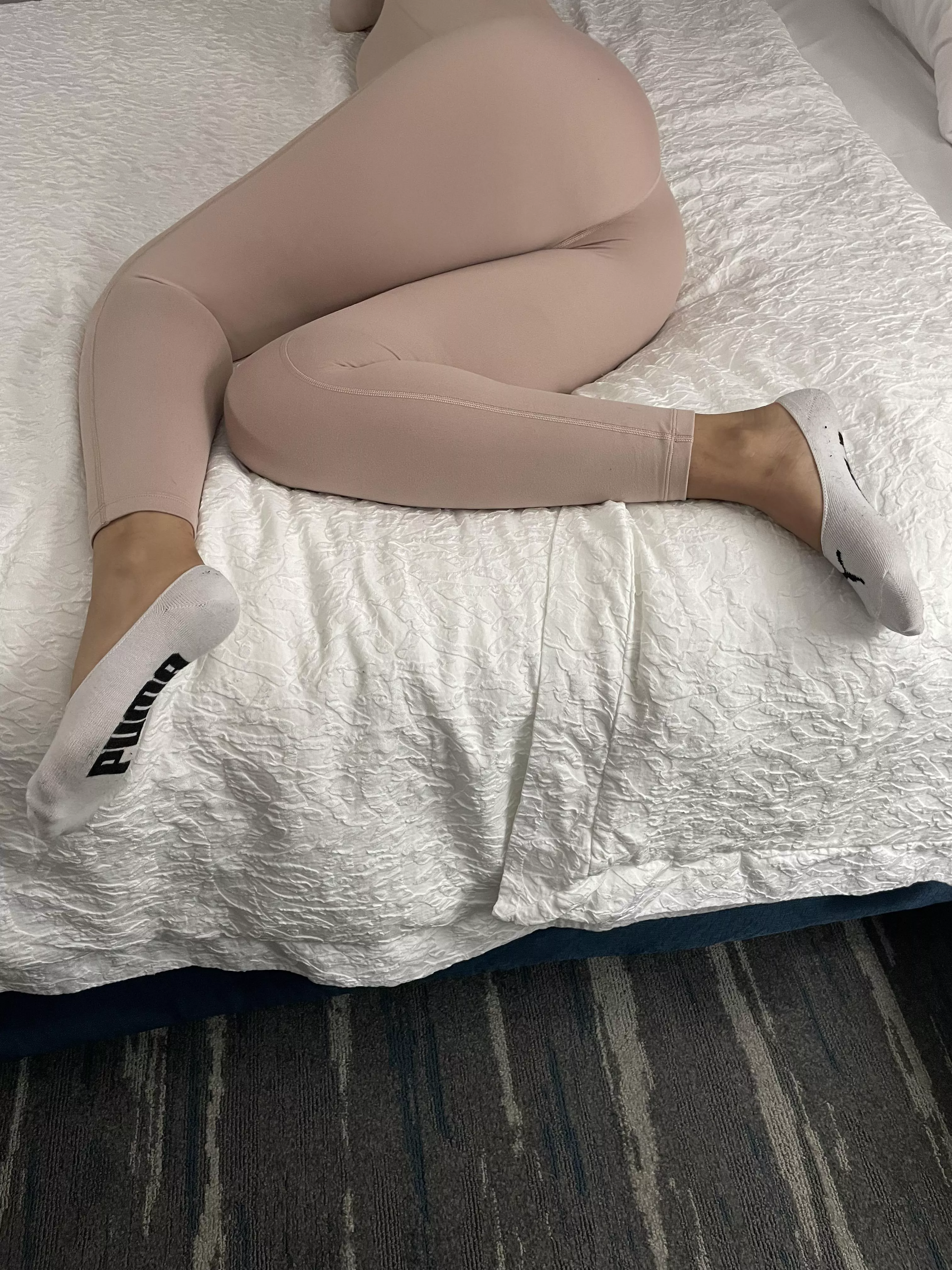 Imma cross legged queen feet hanging off the bed and all posted by aqwa_audra