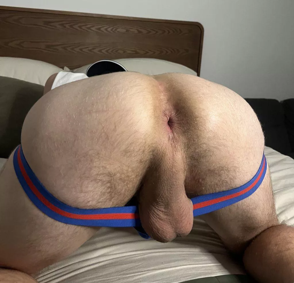 Just hanging out  posted by tr0picoscorpio