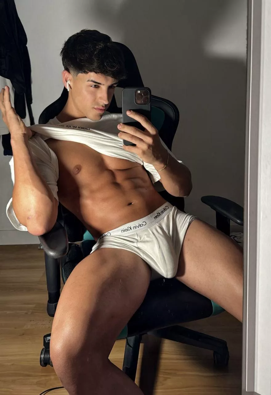 let me surprise you posted by adrianlopezt7