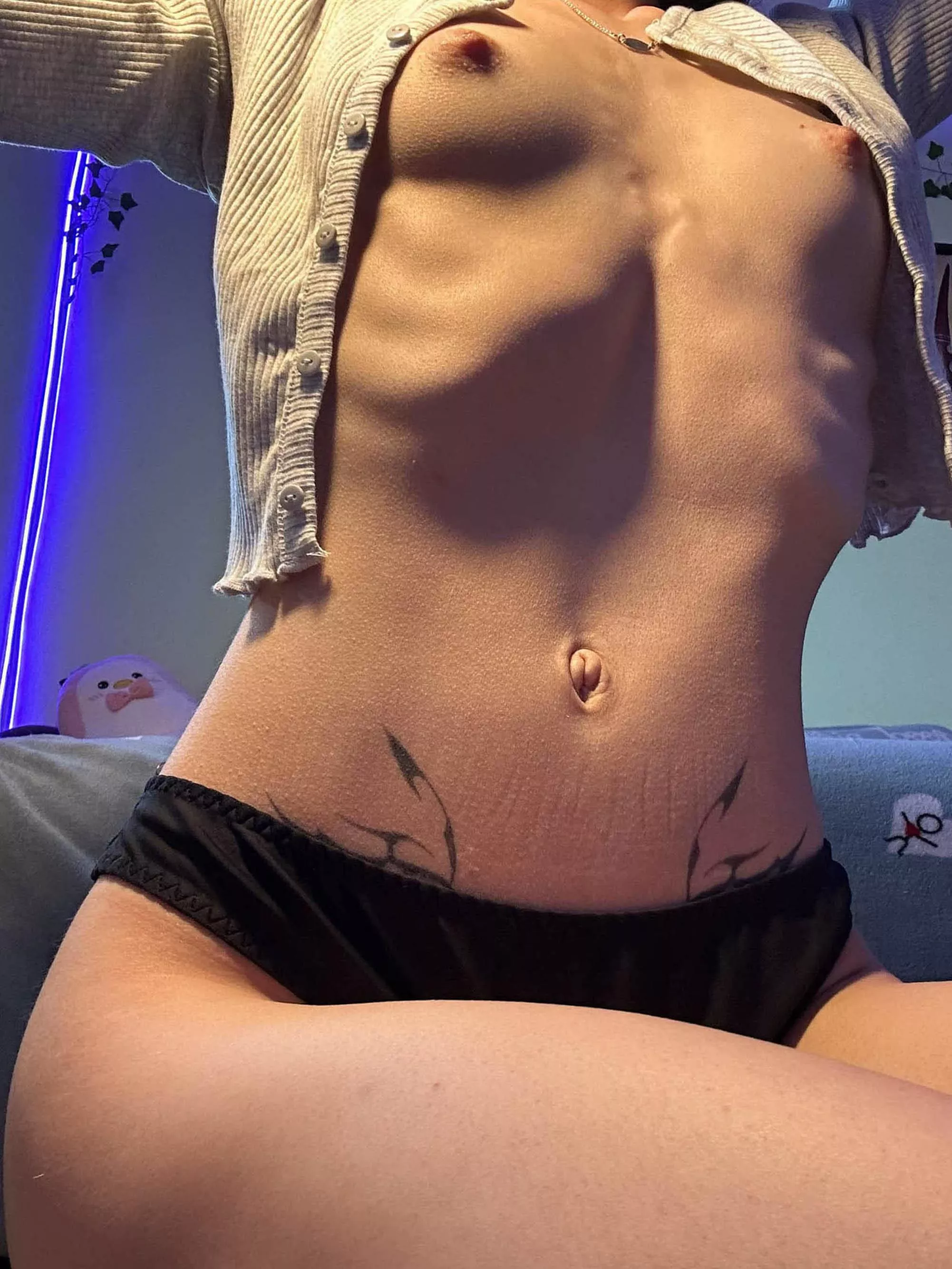 My fun-sized body is a sexy little secret posted by Isla_Lucinda