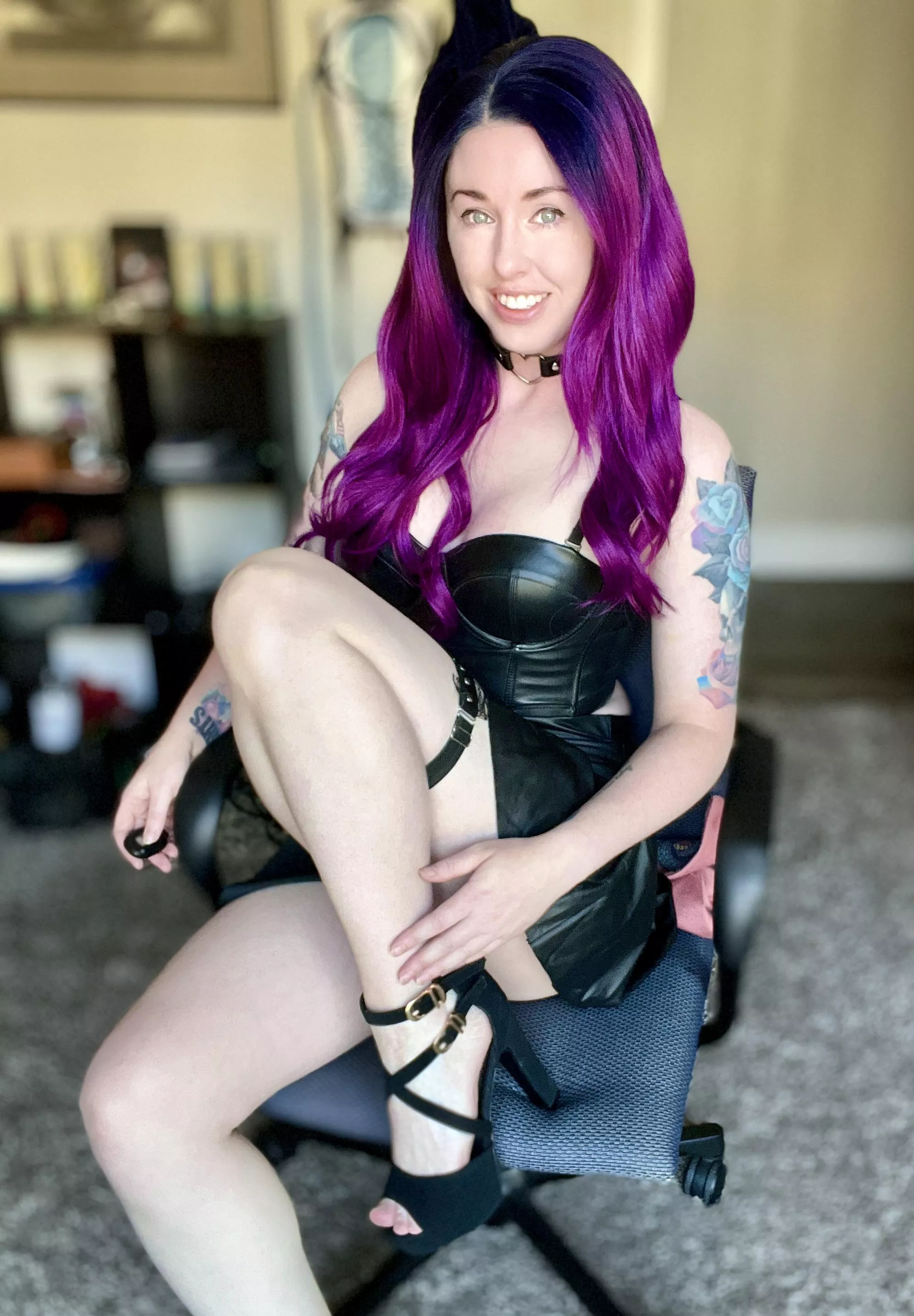 Some sexy heels and a cute outfit for this rainy Thursday  posted by spicyelf123