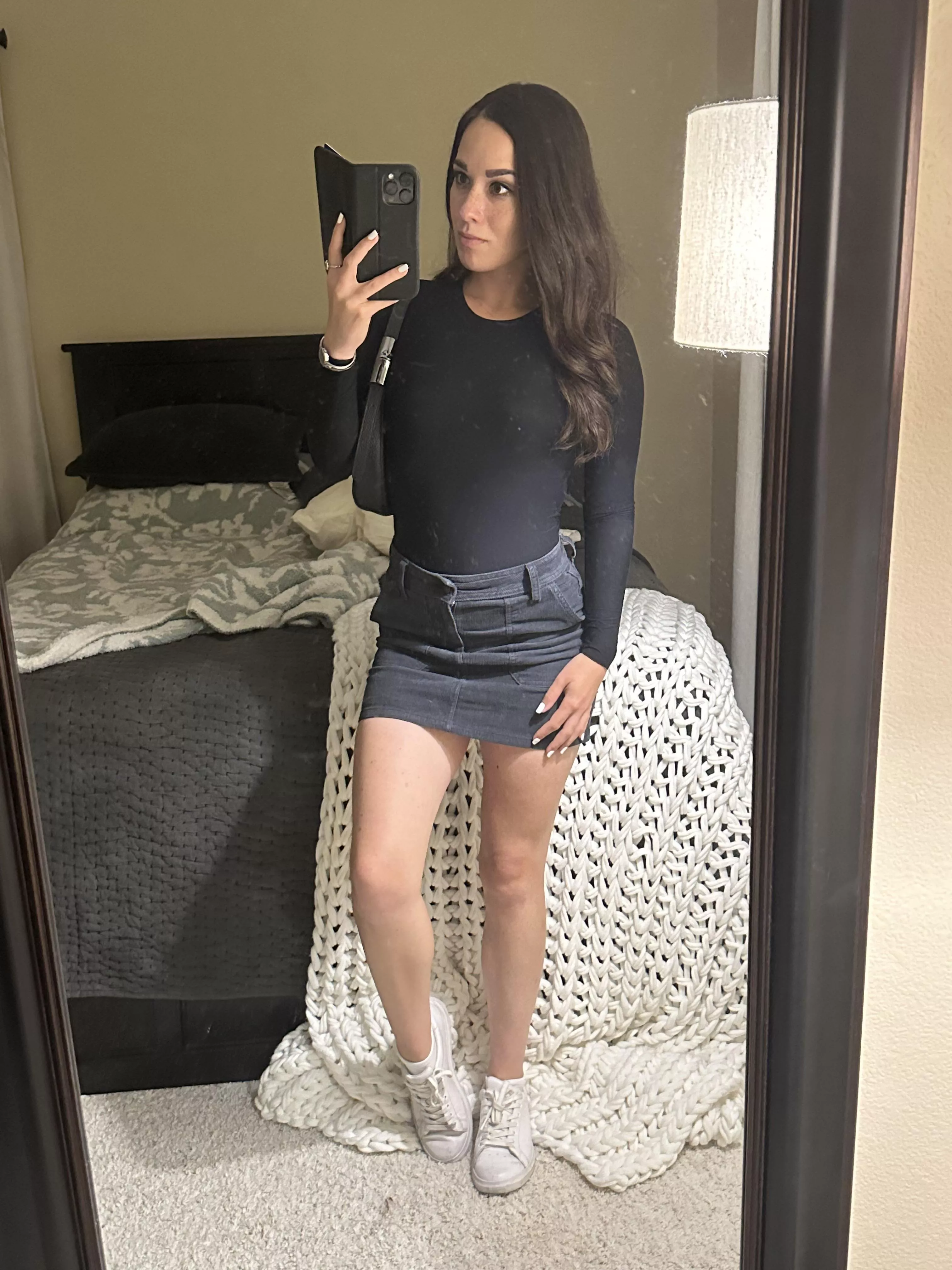 The weather is finally chilly enough to wear a long sleeve.  posted by AlanaAraya