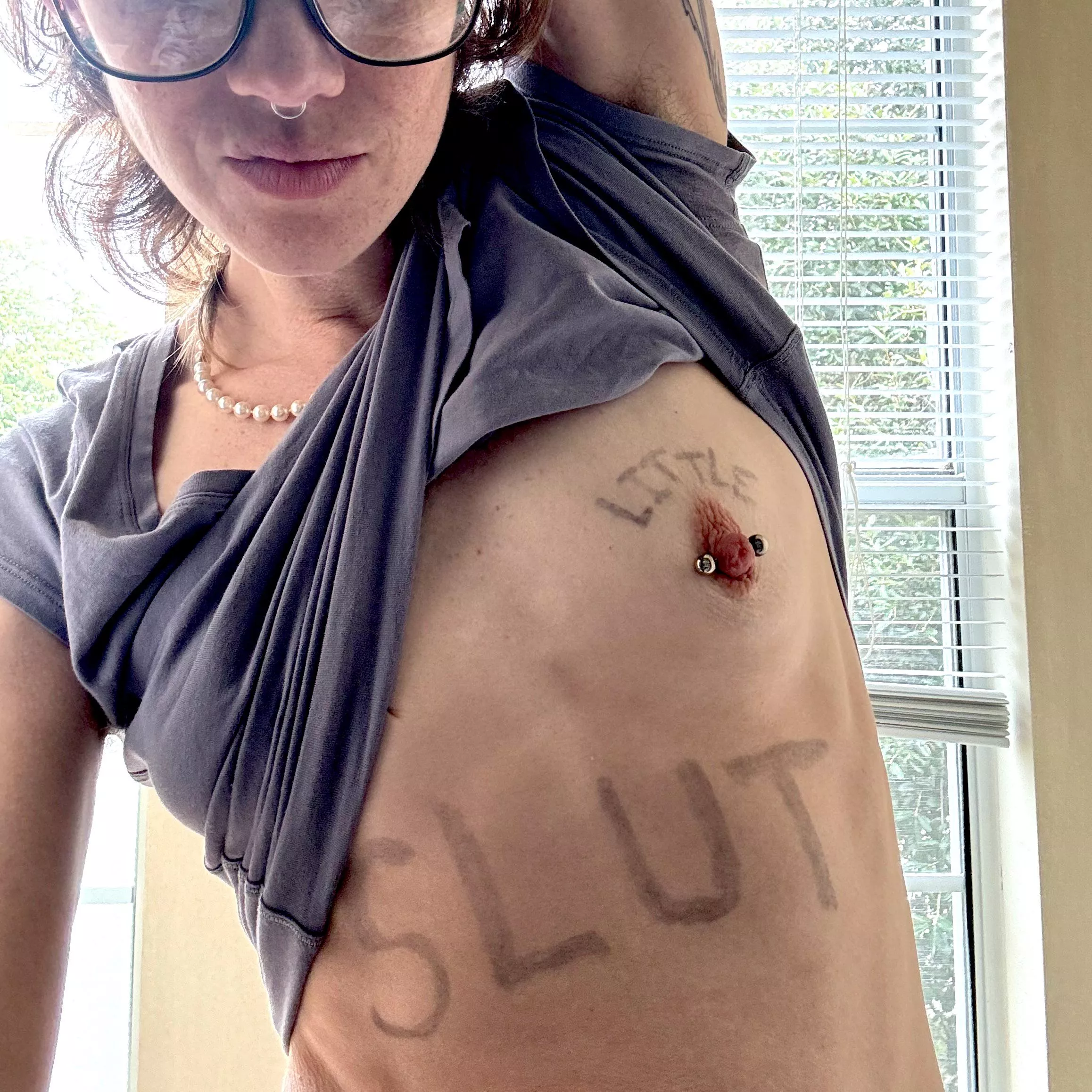 this sharpie is on there pretty good 😅 posted by redhotpearlx