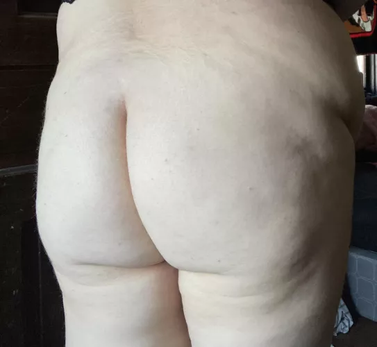 21, 5’4, and over 250 - anyone want me? 🫣 by Intelligent-Tax1155