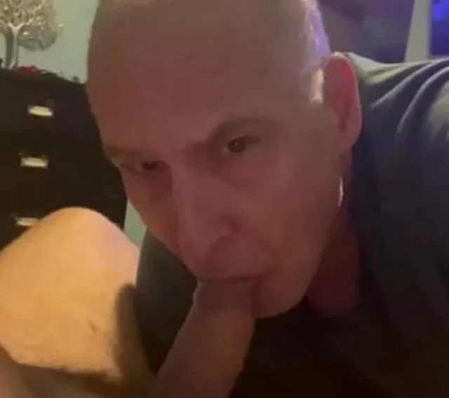#BiBottomCockSucker has a Mouthful of COCK! posted by BiBottomCockSucker15