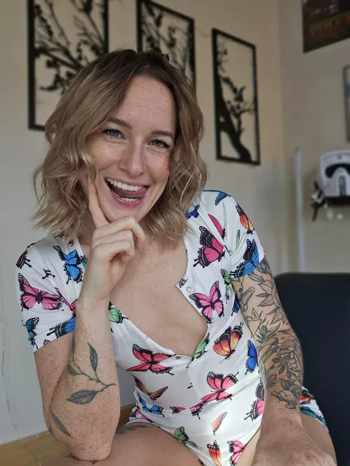 Butterflies & a pretty smile, happy Friday  by _MyLittlePanda_