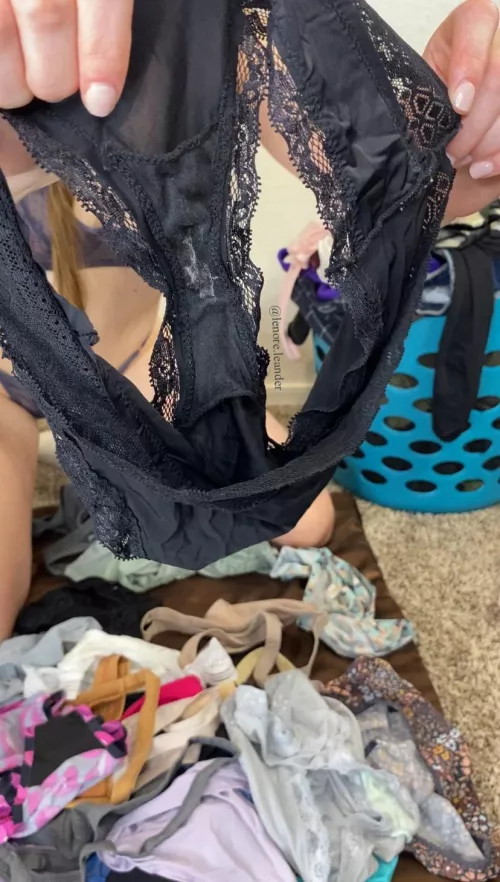 I love showing off all my creamy panties  by lenore_leander