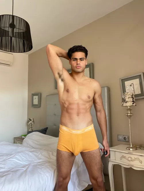 I wonder why unshaved armpits are better? by foxx_snowy