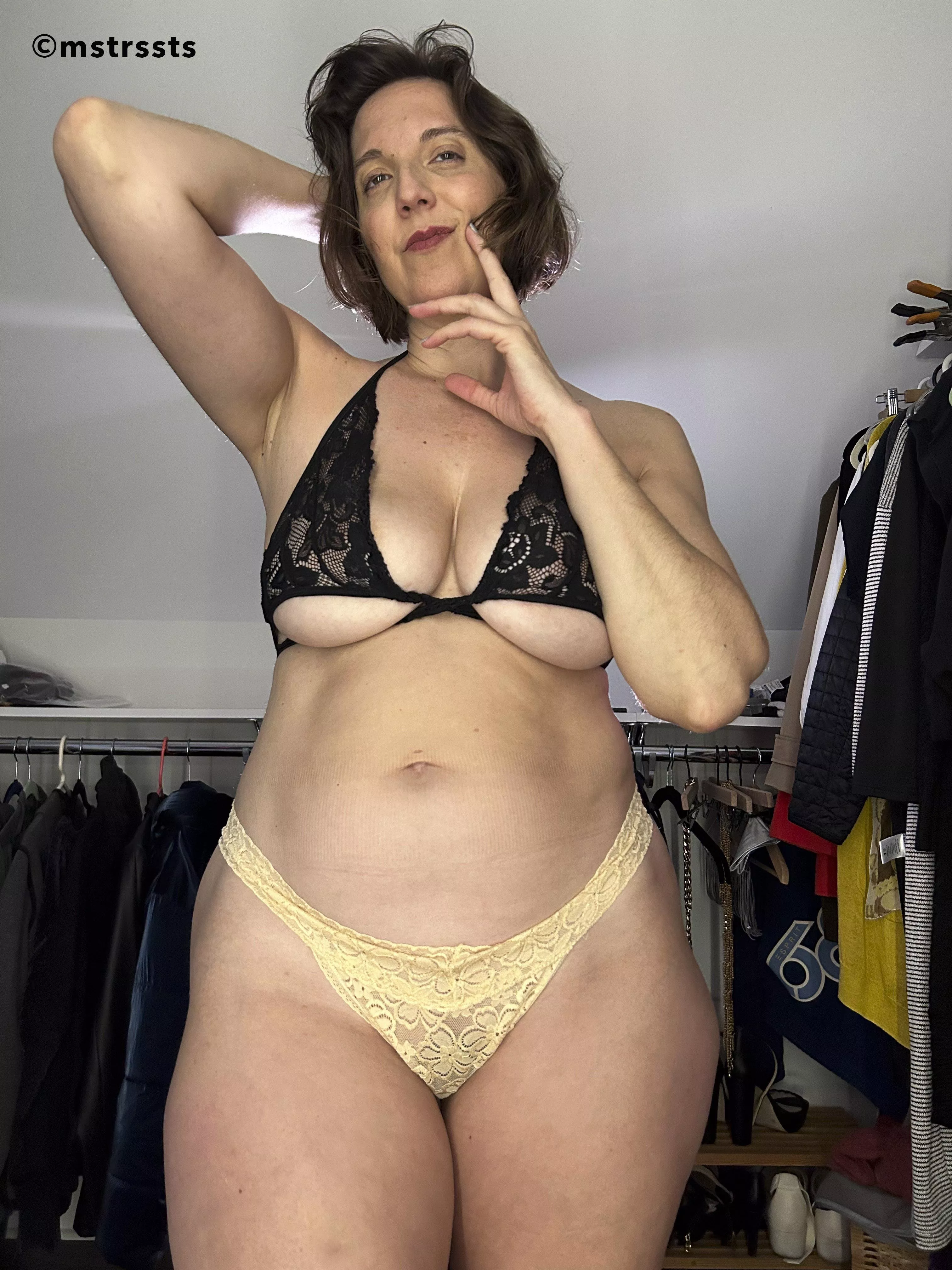 I'll still be this hot next year (f48) posted by mstrssts