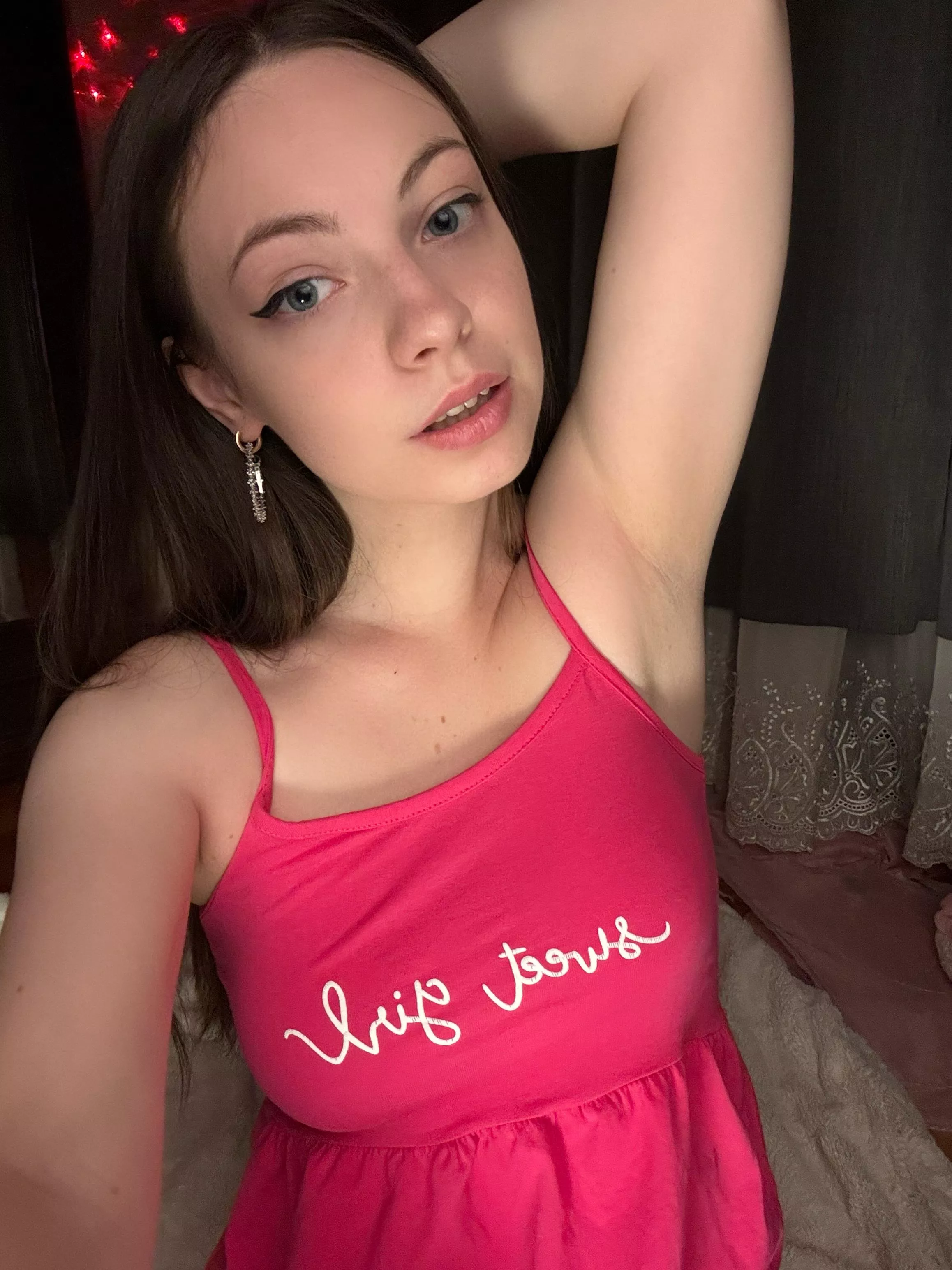 Imagine how good it'll feel to rub your dick against my smooth armpits posted by QueenBellete