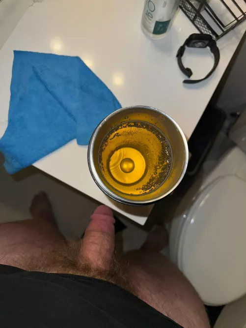 Love the taste of my morning piss HMU if you love drinking it too🍺 by AirportNormal3158