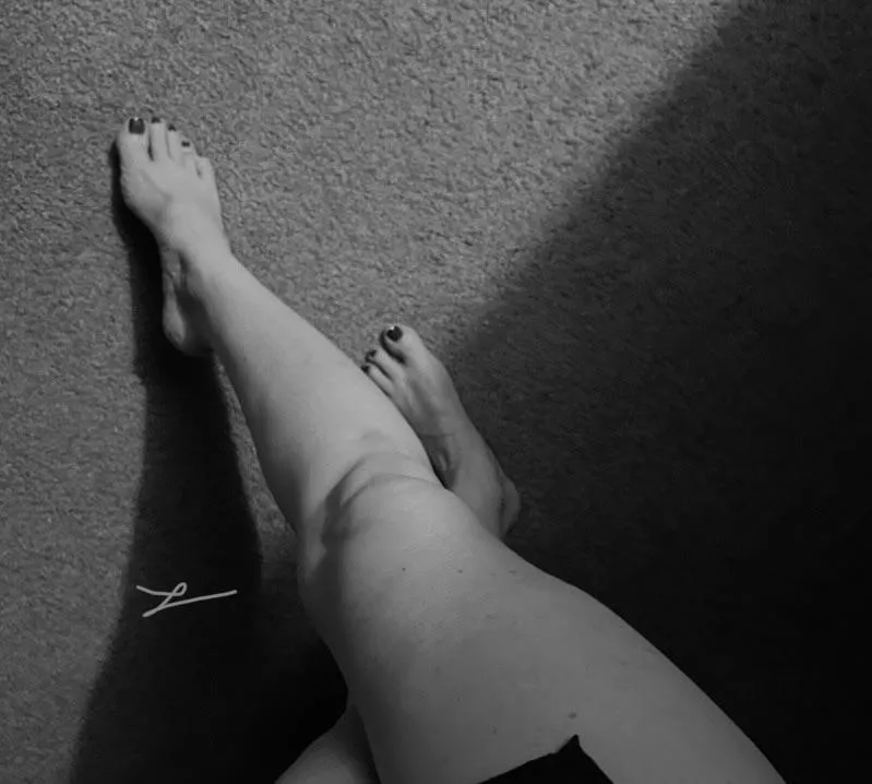 Pedi Friday❣️ posted by Bad_Bunny62391