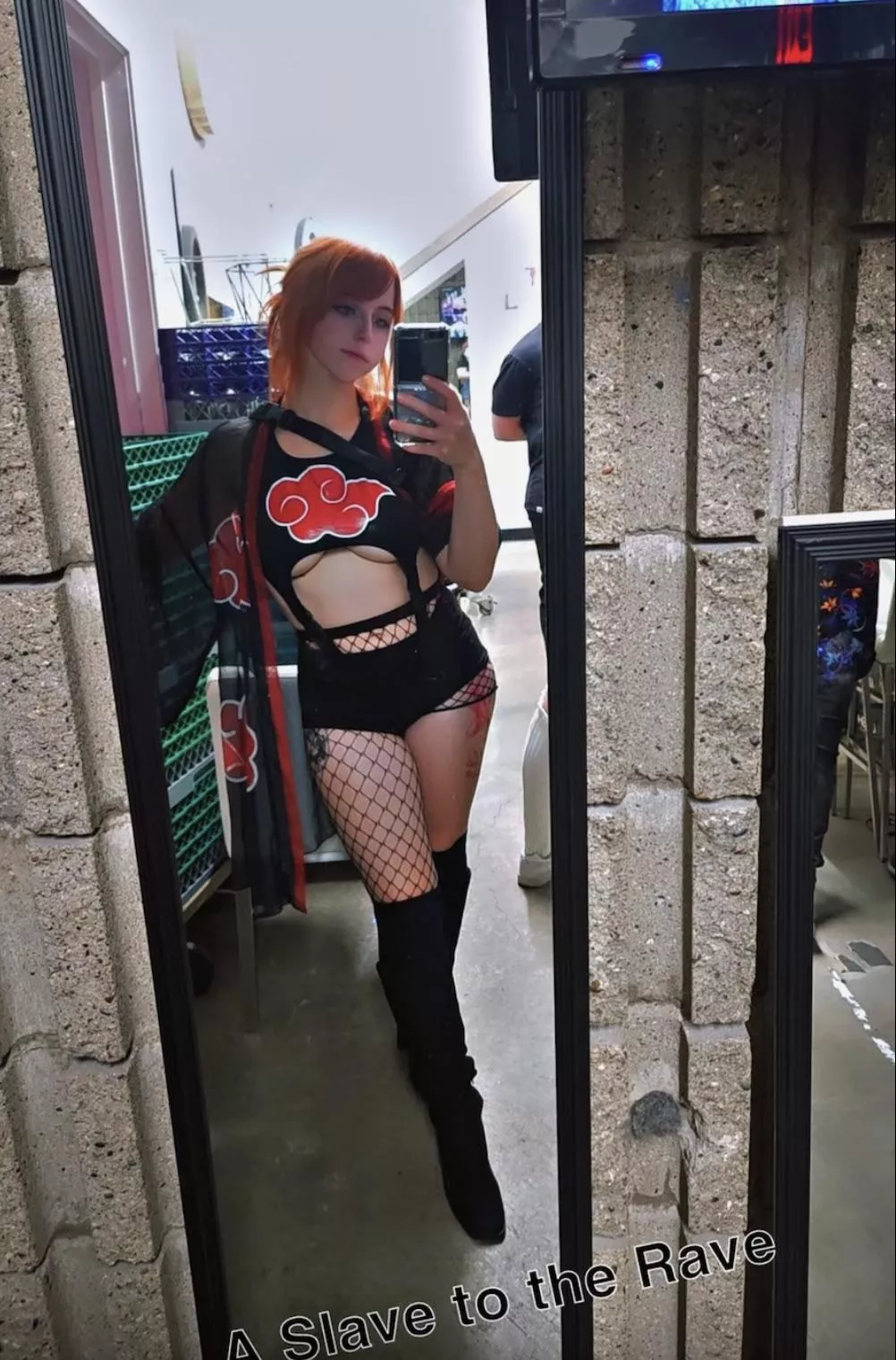 Rave girl posted by tigolbiddiesbruh