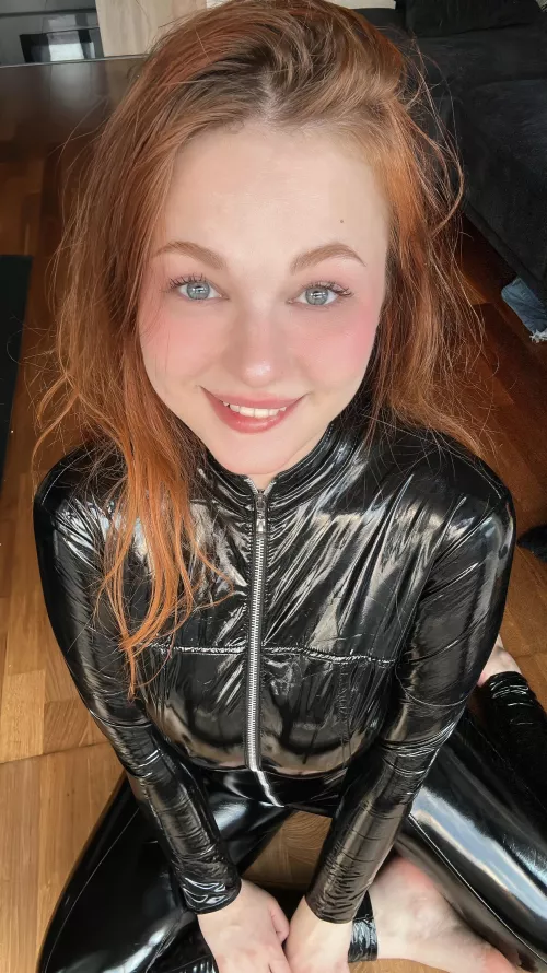 The best view. Look at this outfit by Sofia_Red_Fox