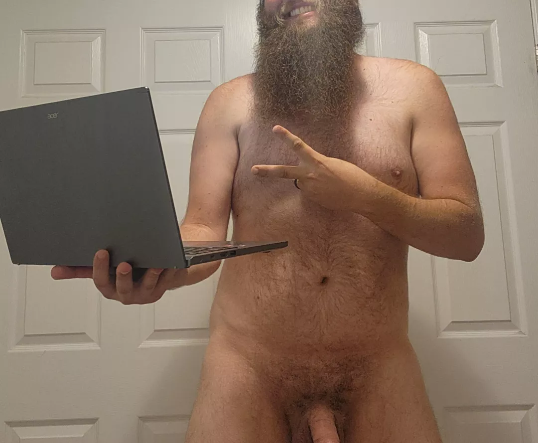 This cub's about to take a break from studying. 🤓📚 What's up ya'll 😎😎 posted by BeardeddBombshell