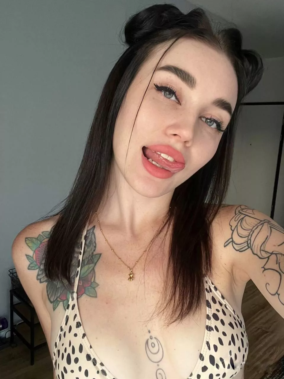 would you lick my armpits even though I'm a little sweaty? posted by tattosloverlena