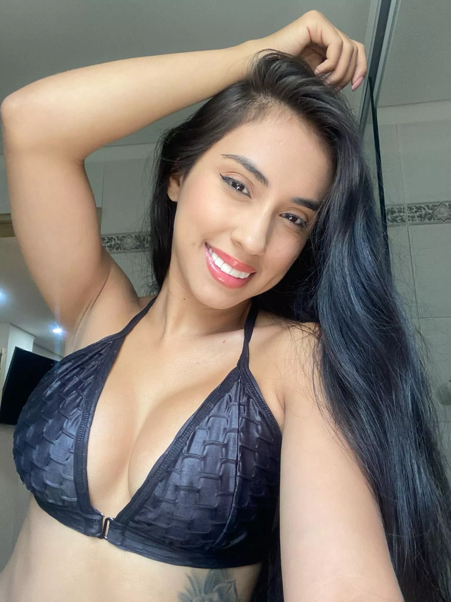 All eyes on me posted by Lovableeliaa02