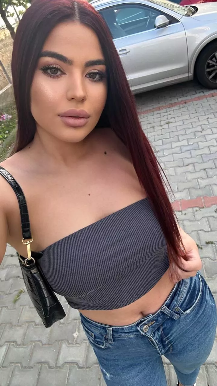 Describe me in one word
 posted by Awakamiq