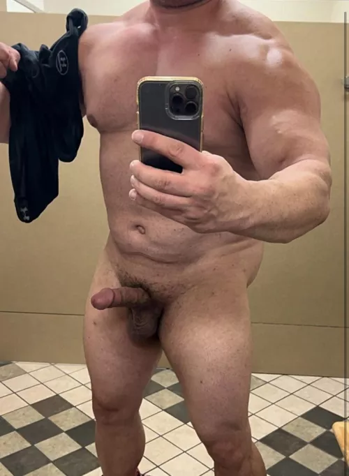 Do you like 6’7 355 Lbs gym guys? by MrBigDaddyBuff