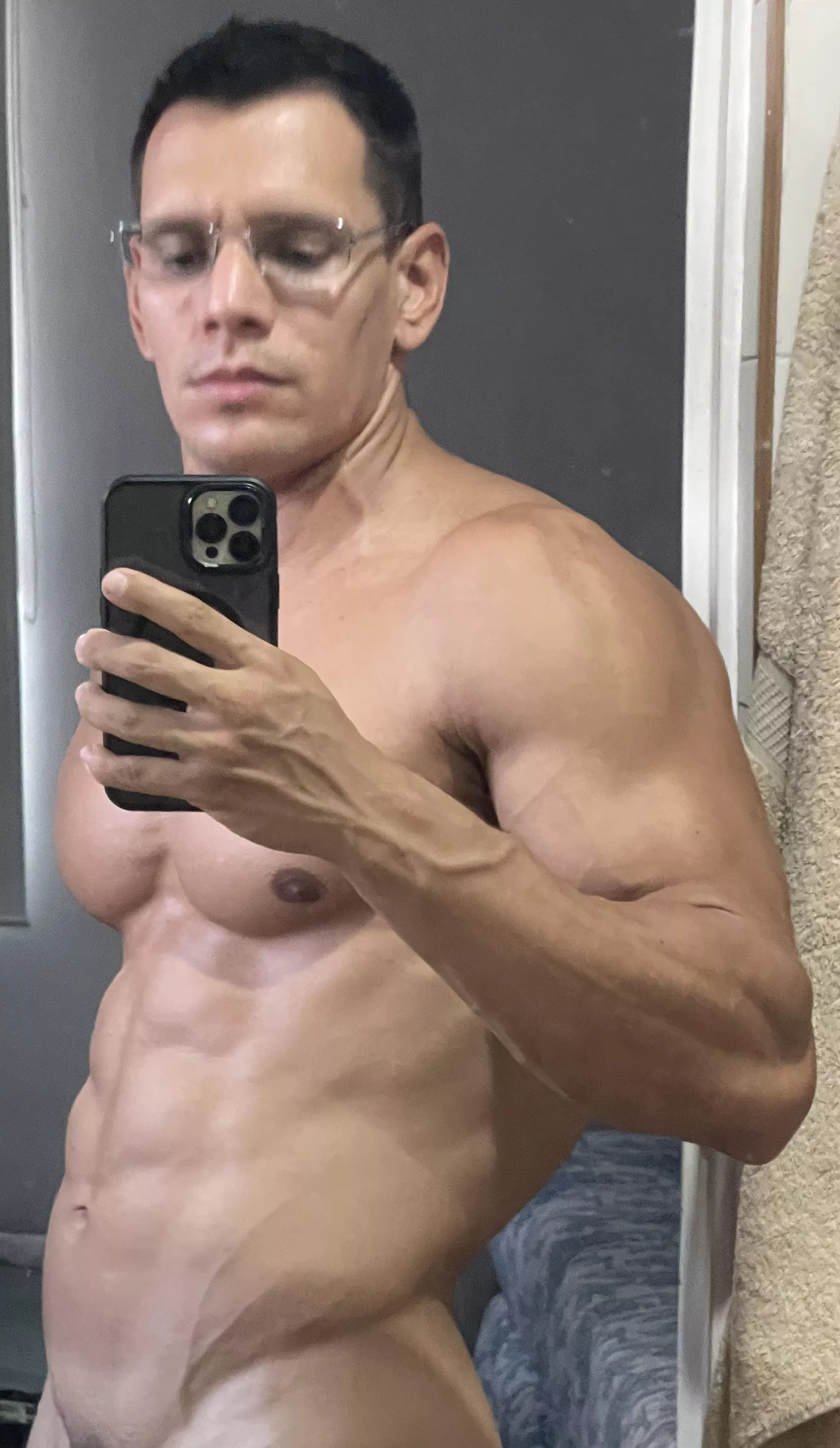 Do you like my veiny V 🤓🍫 posted by Specialist_Chair_225