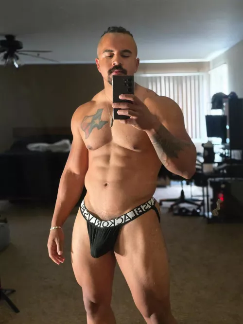 Follow the V by damien_xxx